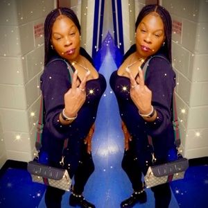 Meet your Posher, Malika